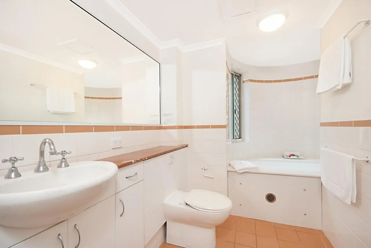 Byron Bay Accom Unit 1 22 Paterson Street, Byron Bay - Solaris Apartment